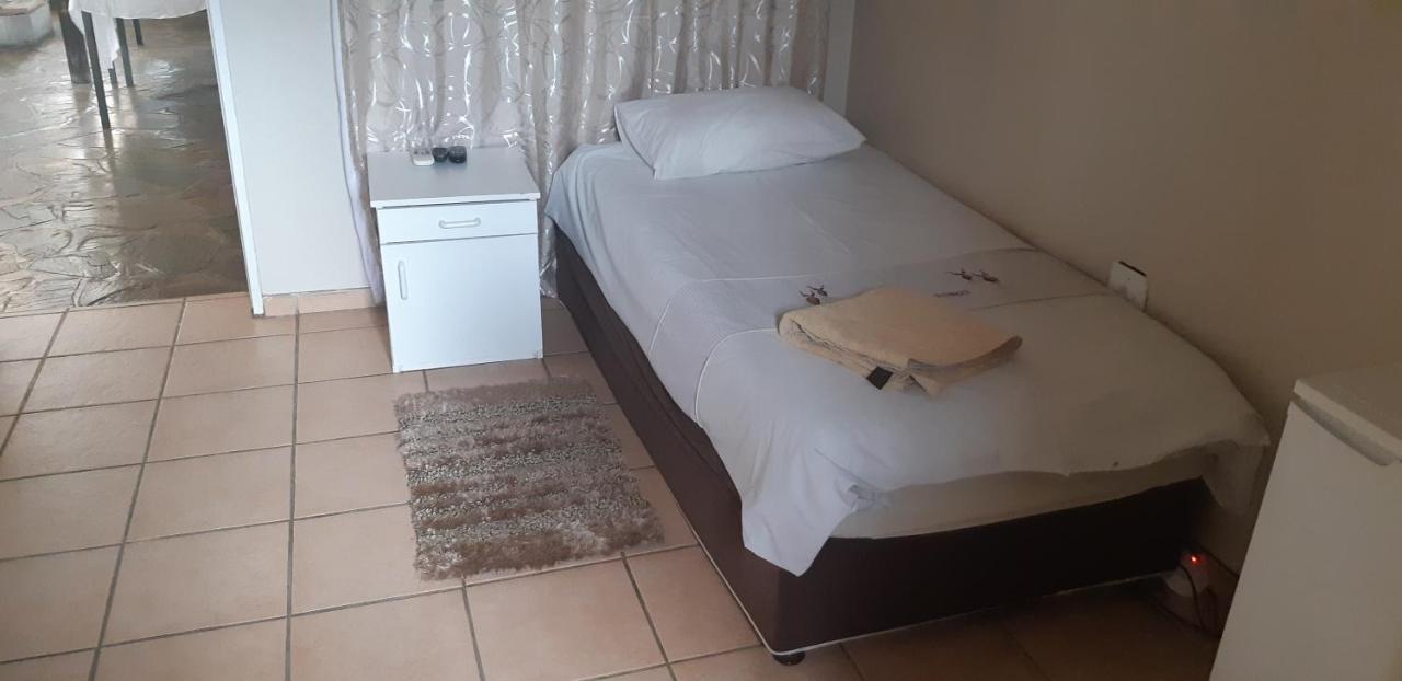 African Sky Guesthouse Windhoek Luaran gambar